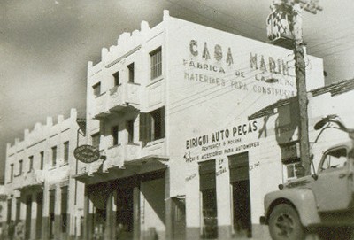 Área comercial na rua Barão do Rio Branco.